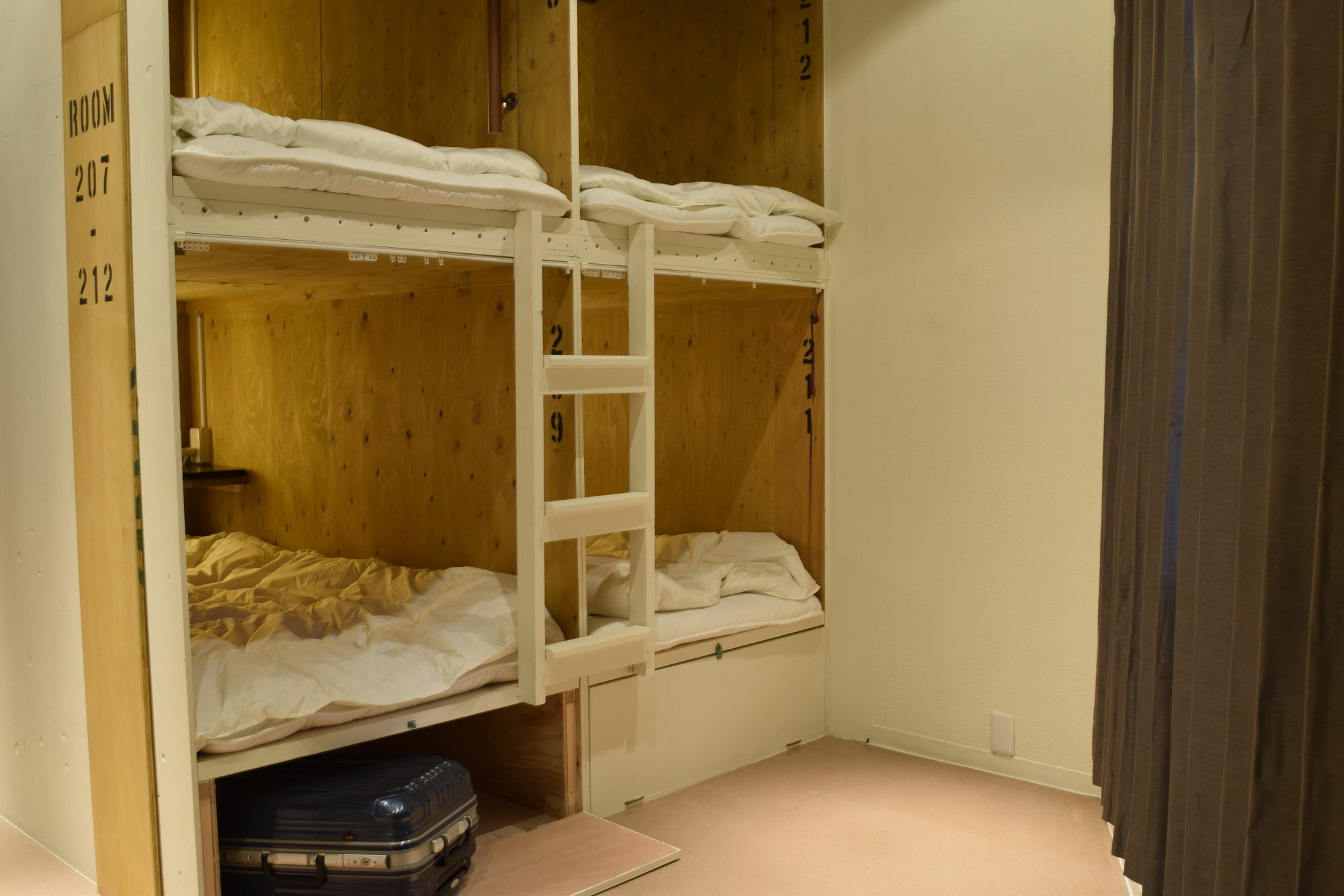 Iza Asakusa Guest House Токио Экстерьер фото